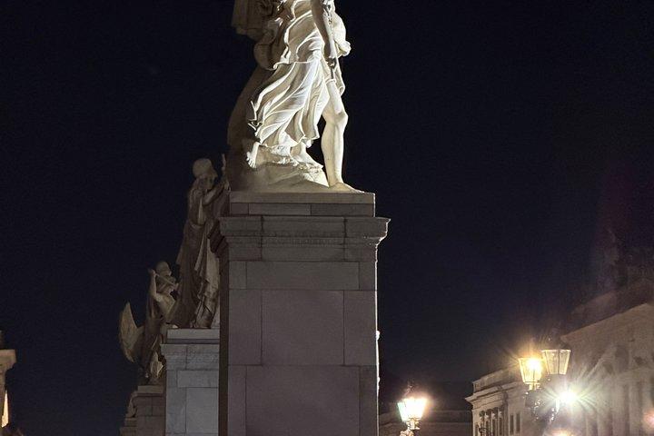 夜のベルリン：ライトアップされた名所ウォーキングツアー