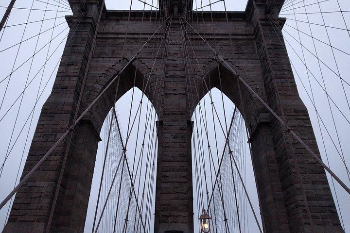 Passeggiata di storia radicale e strana dei ponti di Brooklyn e Manhattan