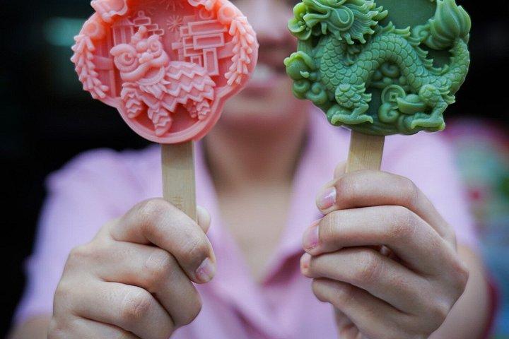 バンコクチャイナタウンとヤオワラト通りフードトゥクトゥクツアー