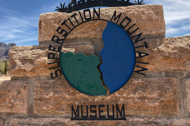 Histórias e mistérios do Apache Trail One Day Van Tour