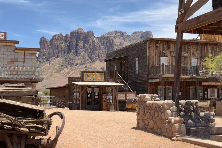 Histórias e mistérios do Apache Trail One Day Van Tour