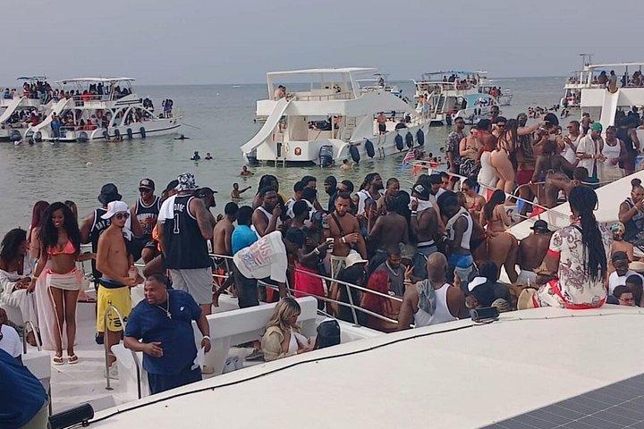 Hip Hop Punta Cana Party Boat – The Float Flow Party