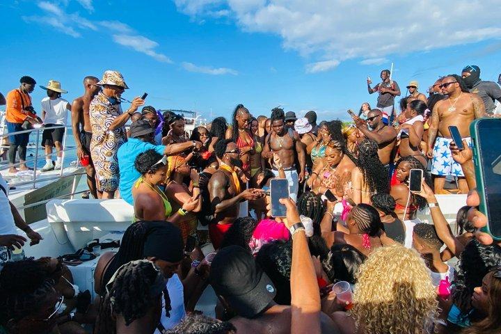 Hip Hop Punta Cana Party Boat – The Float Flow Party