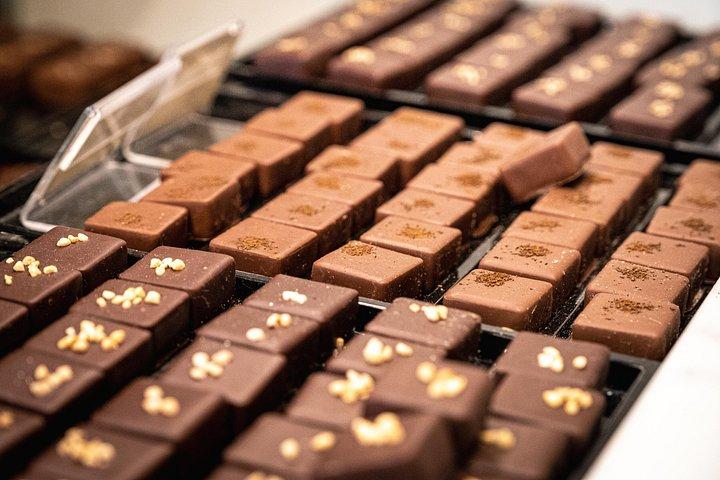 フランス料理専門家によるモンマルトルのプライベート フード テイスティング ツアー