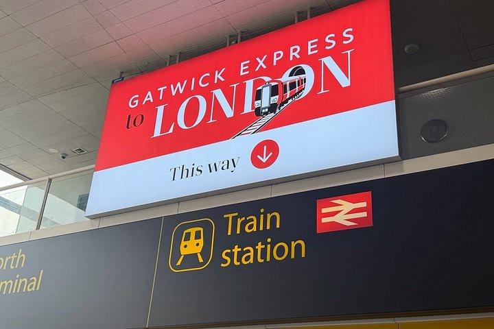 ガトウィック空港：ロンドン中心部への直通列車送迎