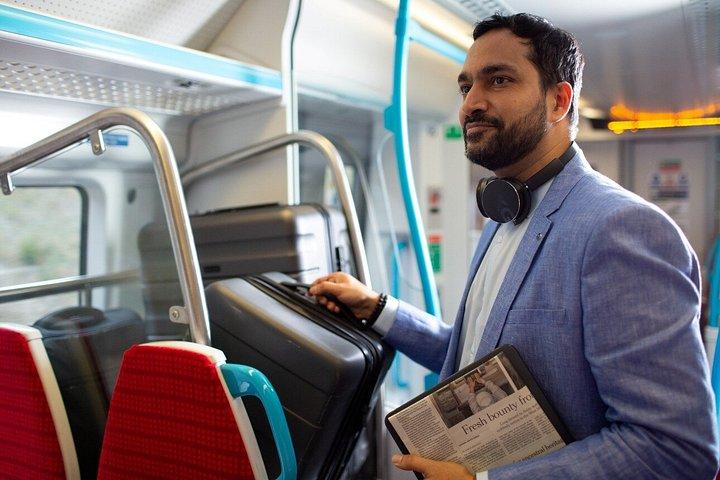 ガトウィック空港：ロンドン中心部への直通列車送迎
