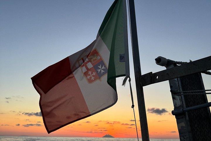 Tropea - Capo Vaticano: Sunset Cruise with aperitif