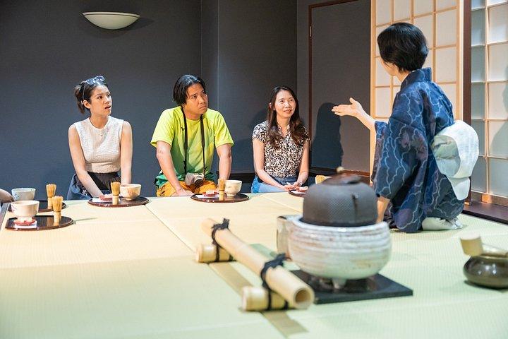 茶道体験付き京都錦市場散策ツアー
