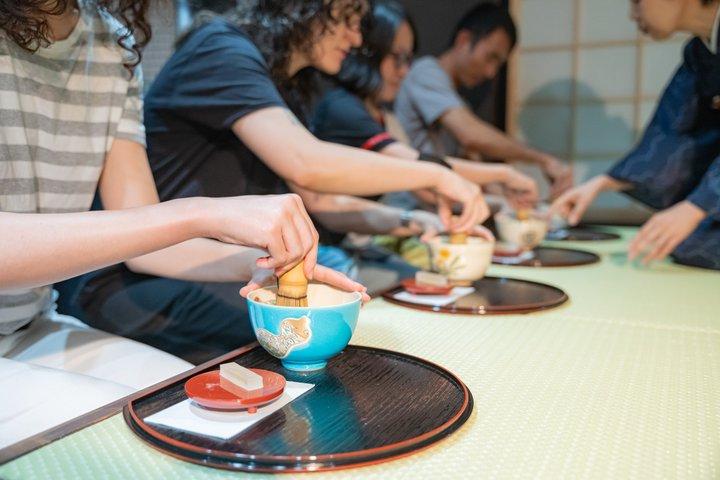 Kyoto Nishiki Market Walk Tour with Tea Ceremony Experience