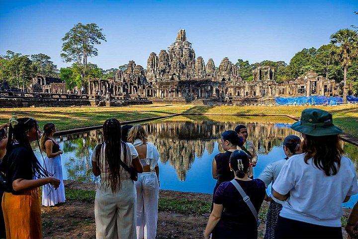 Explore Angkor Wat Temple , Bayon Temple and Jungle Temple Ta-Prohm