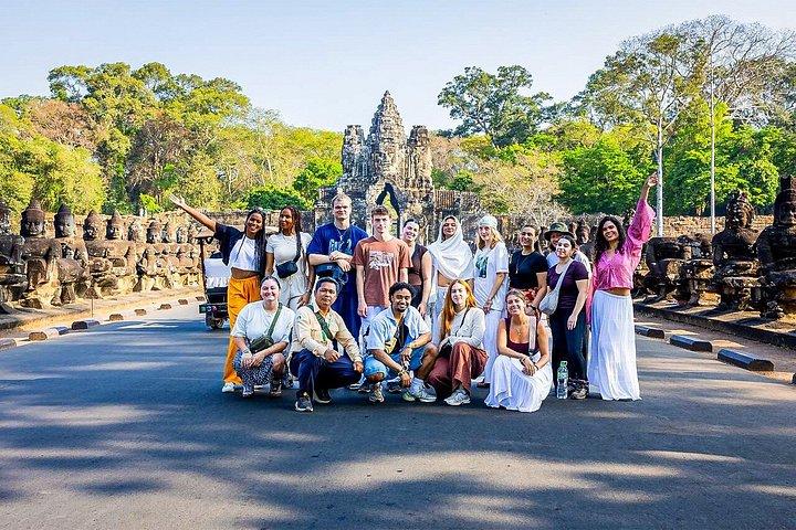 Explore Angkor Wat Temple , Bayon Temple and Jungle Temple Ta-Prohm