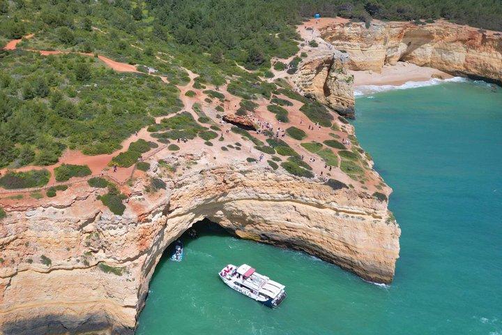 Excursion en bateau à Benagil avec déjeuner, open bar et activités aquatiques ludiques