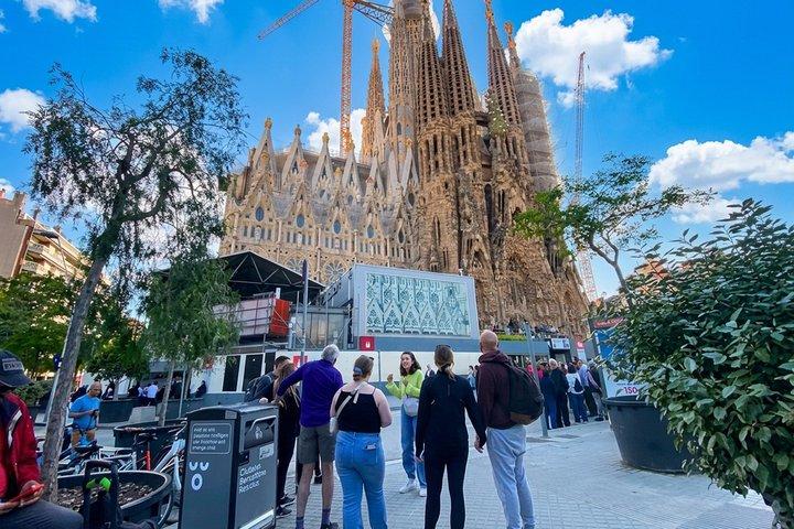 Barcelona Gaudi cykeltur: Modernistiske højdepunkter med cykel eller E-bike