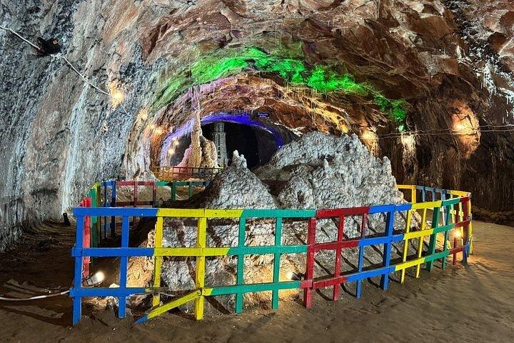 ラホール＆イスラマバード発プライベートケウラ塩鉱山日帰りツアー