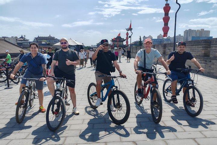 Inner City Private Day Tour To Big Wild Goose Pagoda, City Wall &Muslim Quarter