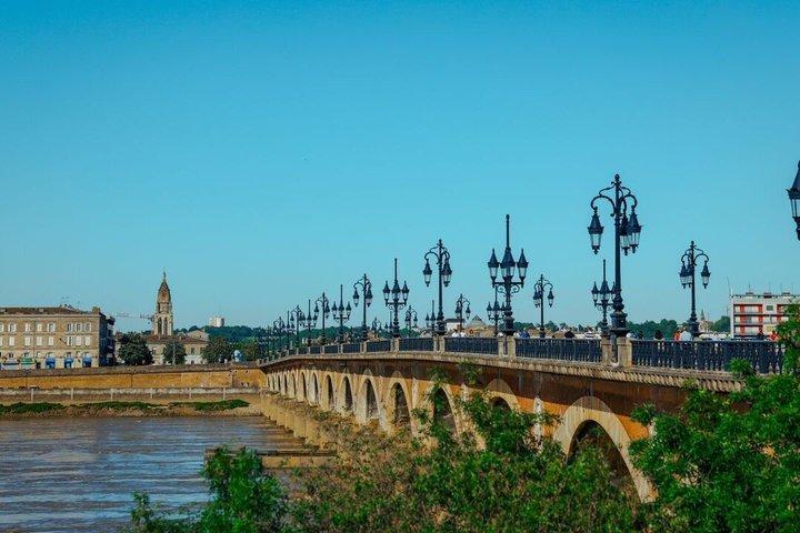 Bordeaux selvguidet tur af vin, rigdom og slave skibe