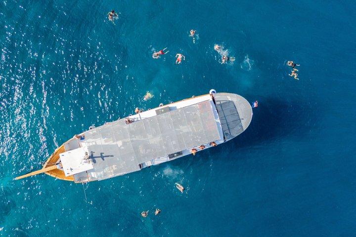 トロギル発：3島、ブルーラグーン＆サンディビーチ（ランチ付き）