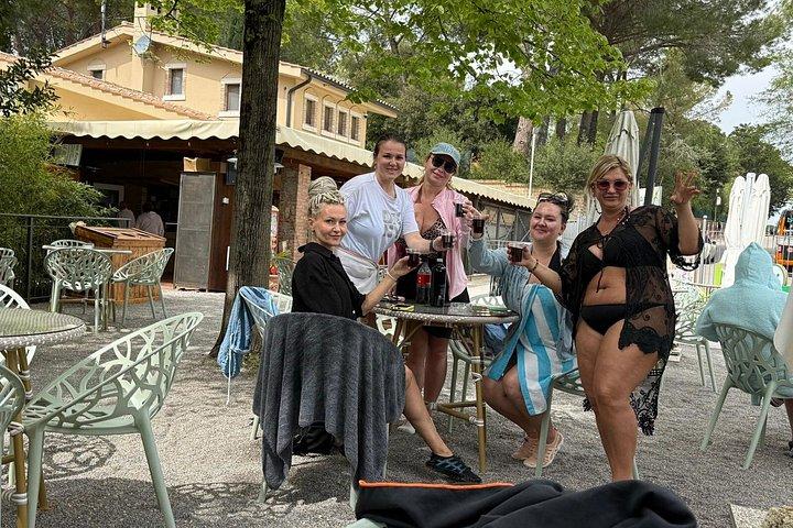 ローマ発ミニバスで行くサトゥルニア温泉ツアー（昼食付き）