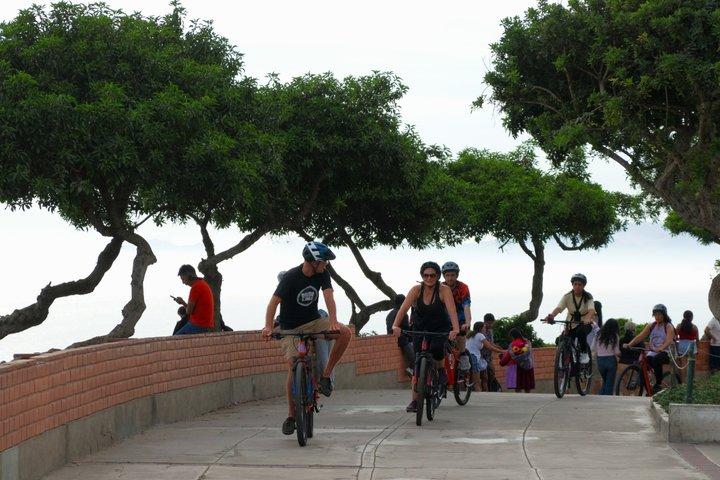 Lima Tour in bicicletta per piccoli gruppi : Miraflores & Barranco