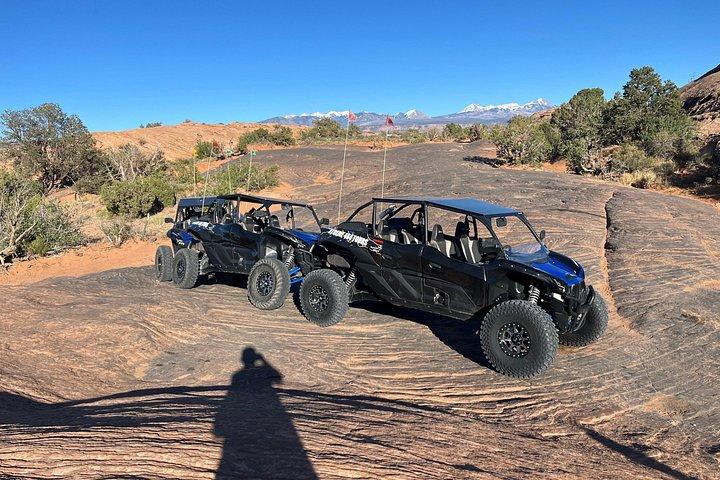 Uドライブヘルズリベンジ4x4ツアー3.5時間