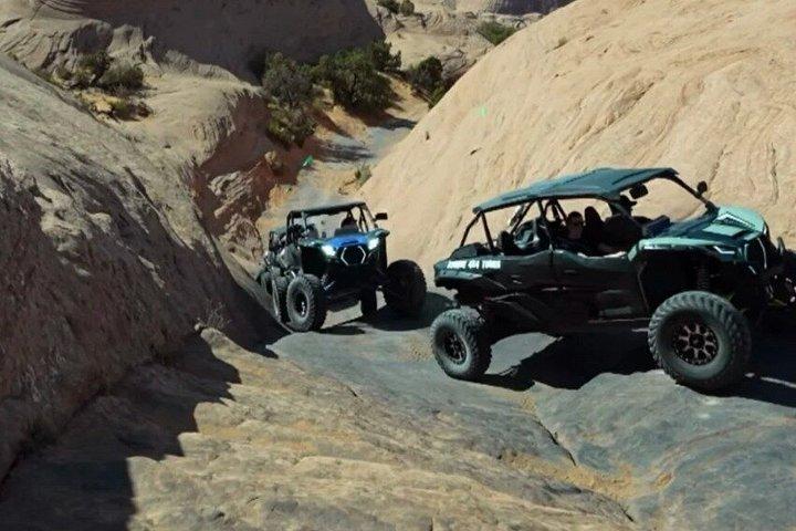 Uドライブヘルズリベンジ4x4ツアー3.5時間