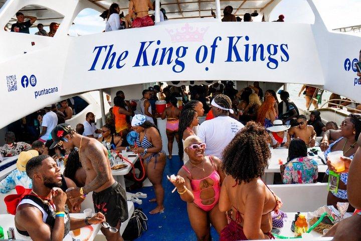 Hip Hop Party Boat a Punta Cana con Open Bar e Vibrazioni Non Stop