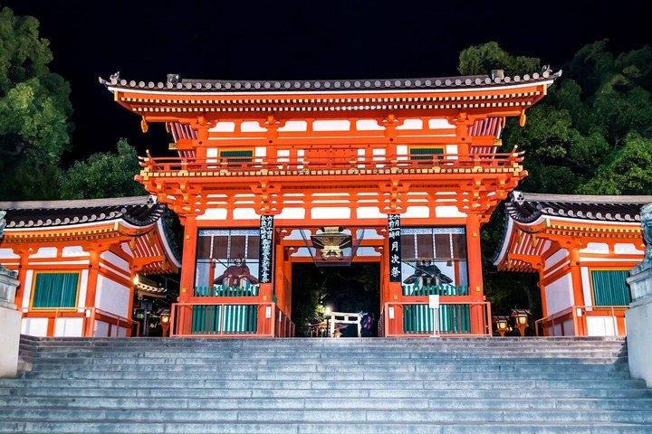 Tour nocturno por las linternas del santuario Fushimi Inari