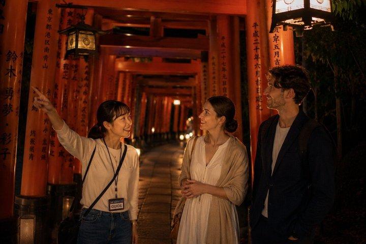 Visite en soirée des lanternes du sanctuaire Fushimi Inari