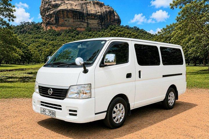 スリランカは、運転手の複数日ツアーで自家用車のレンタルをカスタマイズ