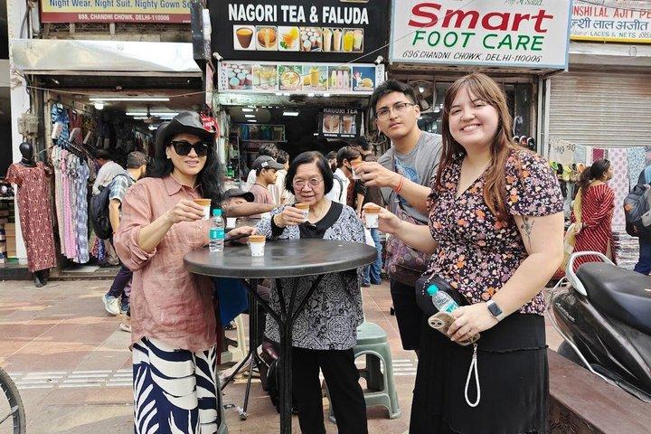 Old Delhi Food Tour: Street Food, Rickshaw & Spice Market