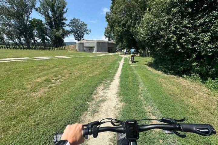 Bratislava WW II Bunker Cortina de Ferro e Tour do Danúbio em bicicleta elétrica