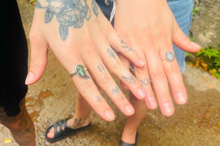 軽食＆冷たいビールサプライズでゴールで指輪作り体験