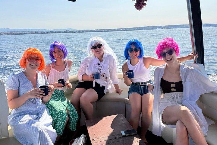 ザダルボートツアー：隠れた入り江＆船上での新鮮なダルメシアン料理