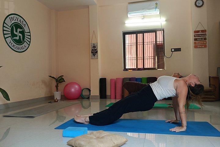Hatha Vinyasa & Ashtanga Yoga Classes