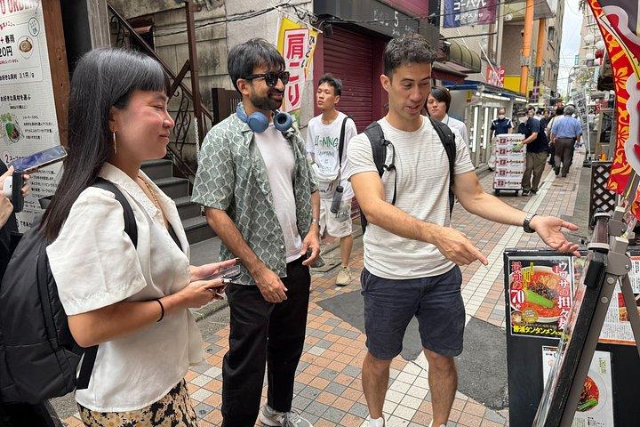 東京激辛ラーメン、地元エキスパートと2つの激辛丼巡り