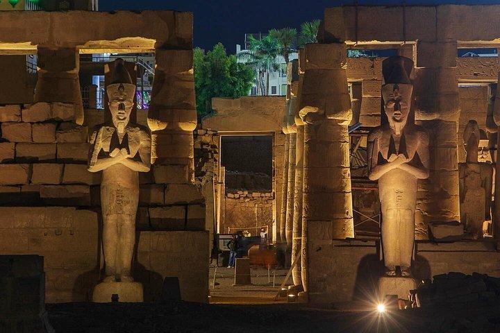 プライベートイブニングツアー：ルクソール博物館＆イルミネーション付きルクソール寺院