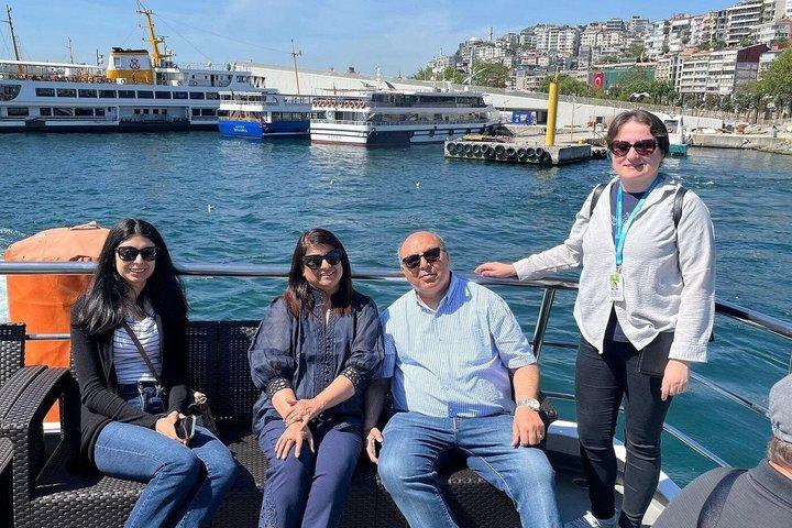 Private Dolmabahce Palace, Bosphorus Cruise & Spice Bazaar Tour