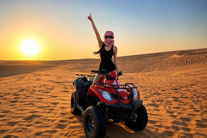 ドバイVIP砂漠サファリ 4x4ダートバッシュサンドボードラクダ＆バーベキュー