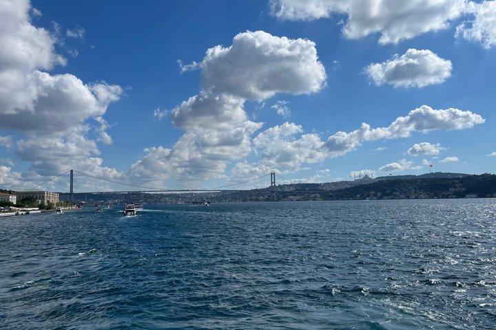 Private Dolmabahce Palace, Bosphorus Cruise & Spice Bazaar Tour