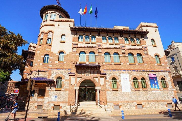 Malaga Scavenger Hunt & Highlights Self-Guided Walking Tour