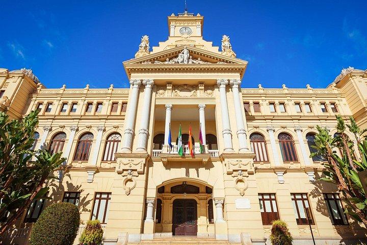 Malaga Scavenger Hunt & Highlights Self-Guided Walking Tour