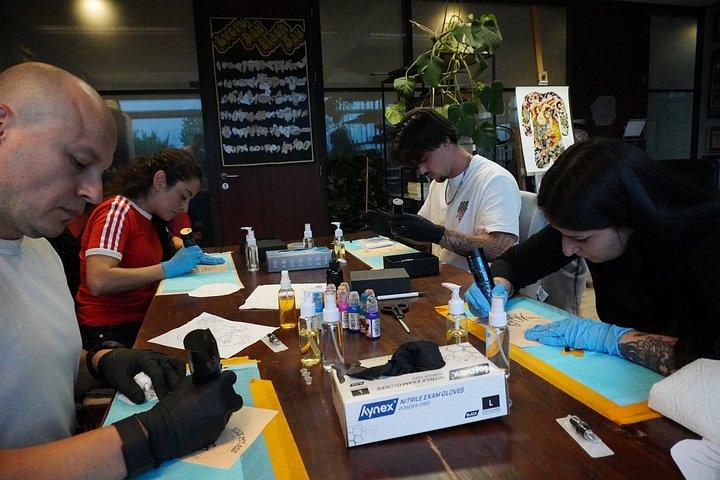 アムステルダムのインク体験でタトゥーアーティストになろう