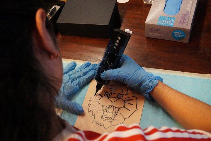 アムステルダムのインク体験でタトゥーアーティストになろう