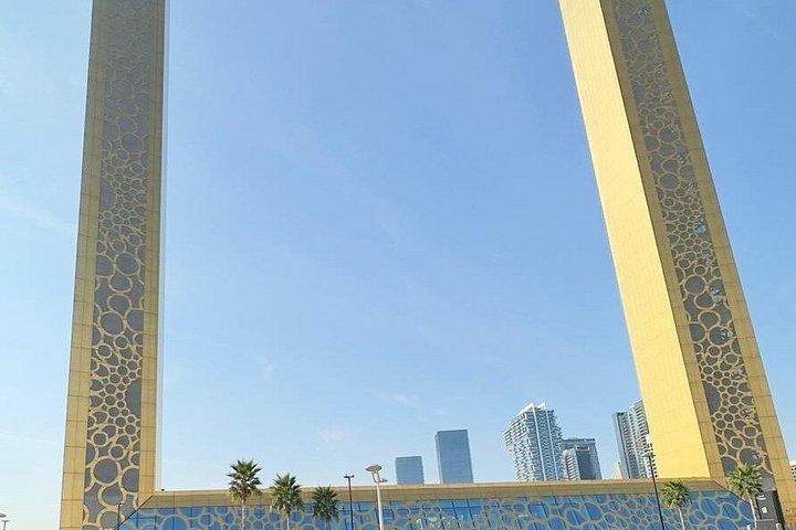 ブルジュ・ハリファ・スークドバイ・マリーナ付きプライベートドバイトランジットツアー