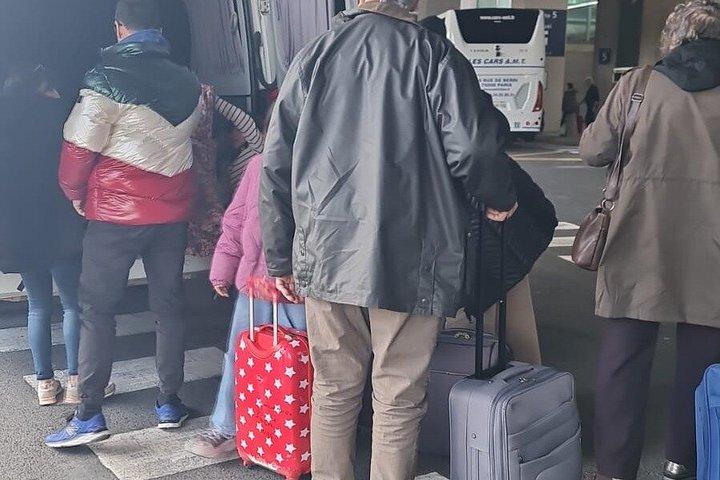 CDG/ORYからディズニーランド/パリ/ヴェルサイユへの確実な送迎