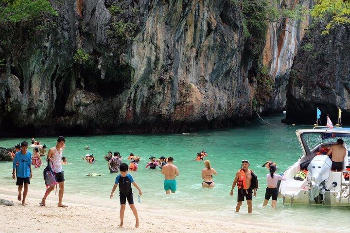 Krabi Hong Islands Speedboat Tour with Lagoon Viewpoint