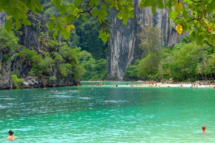 Krabi Hong Islands Speedboat Tour with Lagoon Viewpoint