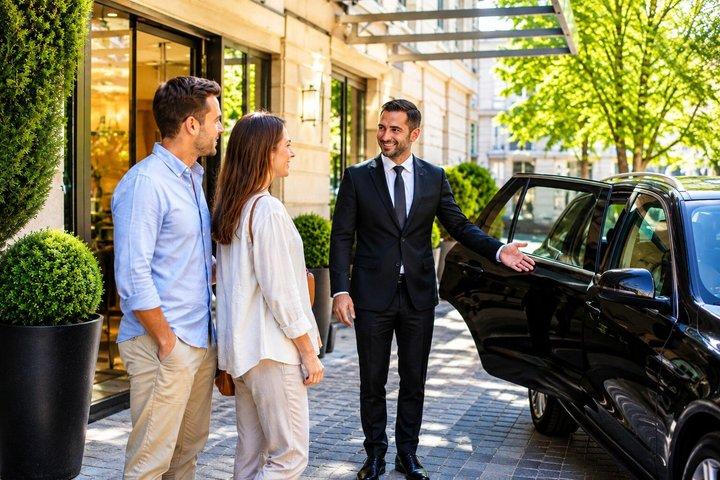 ビジネスラウンジと豪華なビュッフェでタリンへ贅沢な日帰り旅行