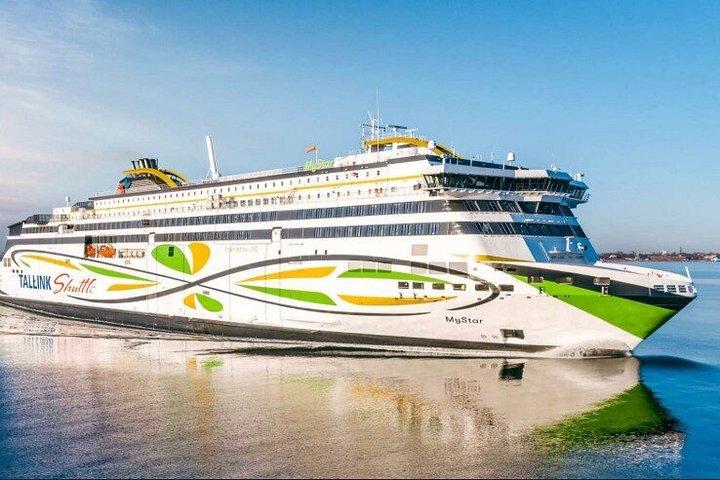 ビジネスラウンジと豪華なビュッフェでタリンへ贅沢な日帰り旅行