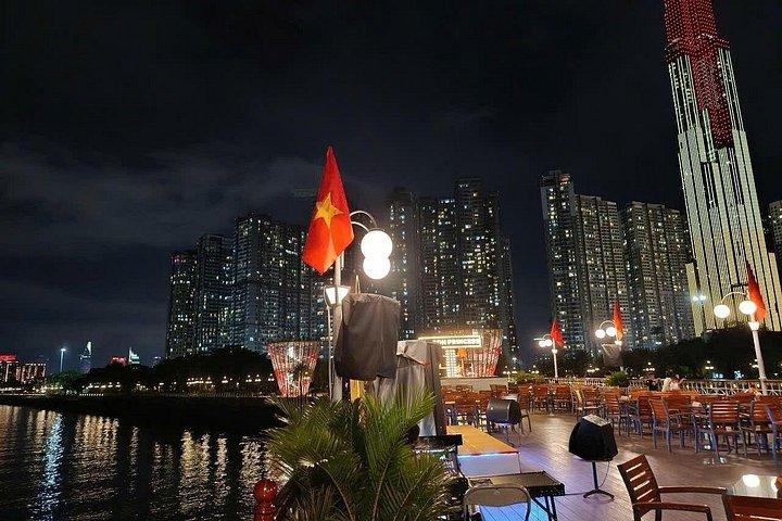 River Dinner and Live Music by Cruise